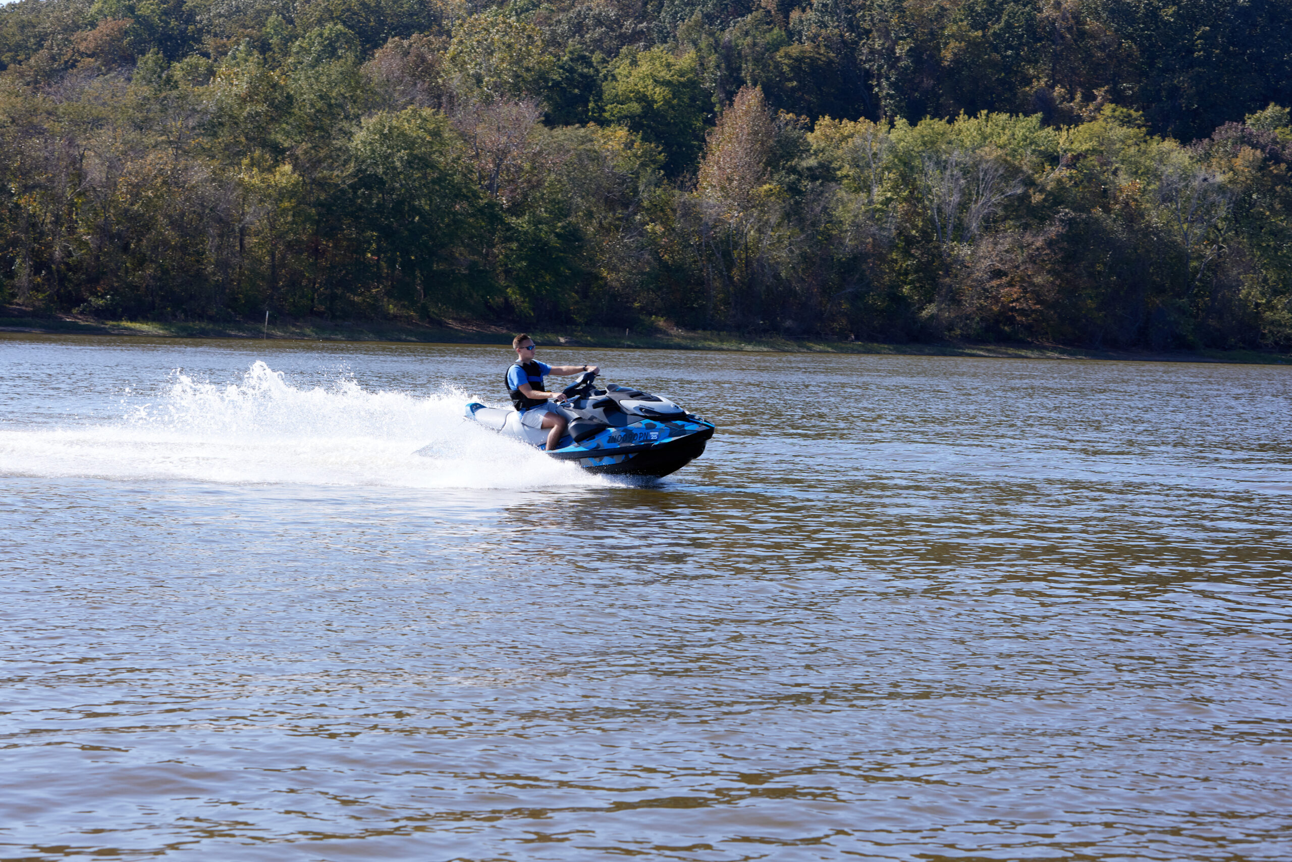 Jetskiing on the TN River/KY Lake